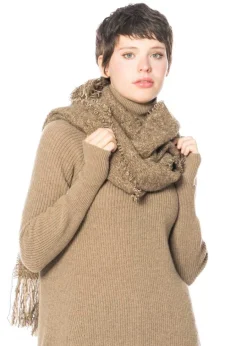 annette görtz, Strickschal PUCK aus Wolle mit Fransen