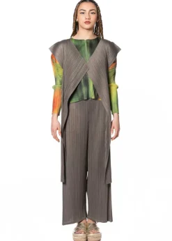 PLEATS PLEASE ISSEY MIYAKE, ärmellose Weste MARCH in Khaki