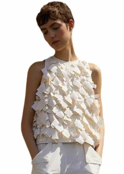 ULI SCHNEIDER, ausgefallenes Capri-Top mit Lasercut-Details